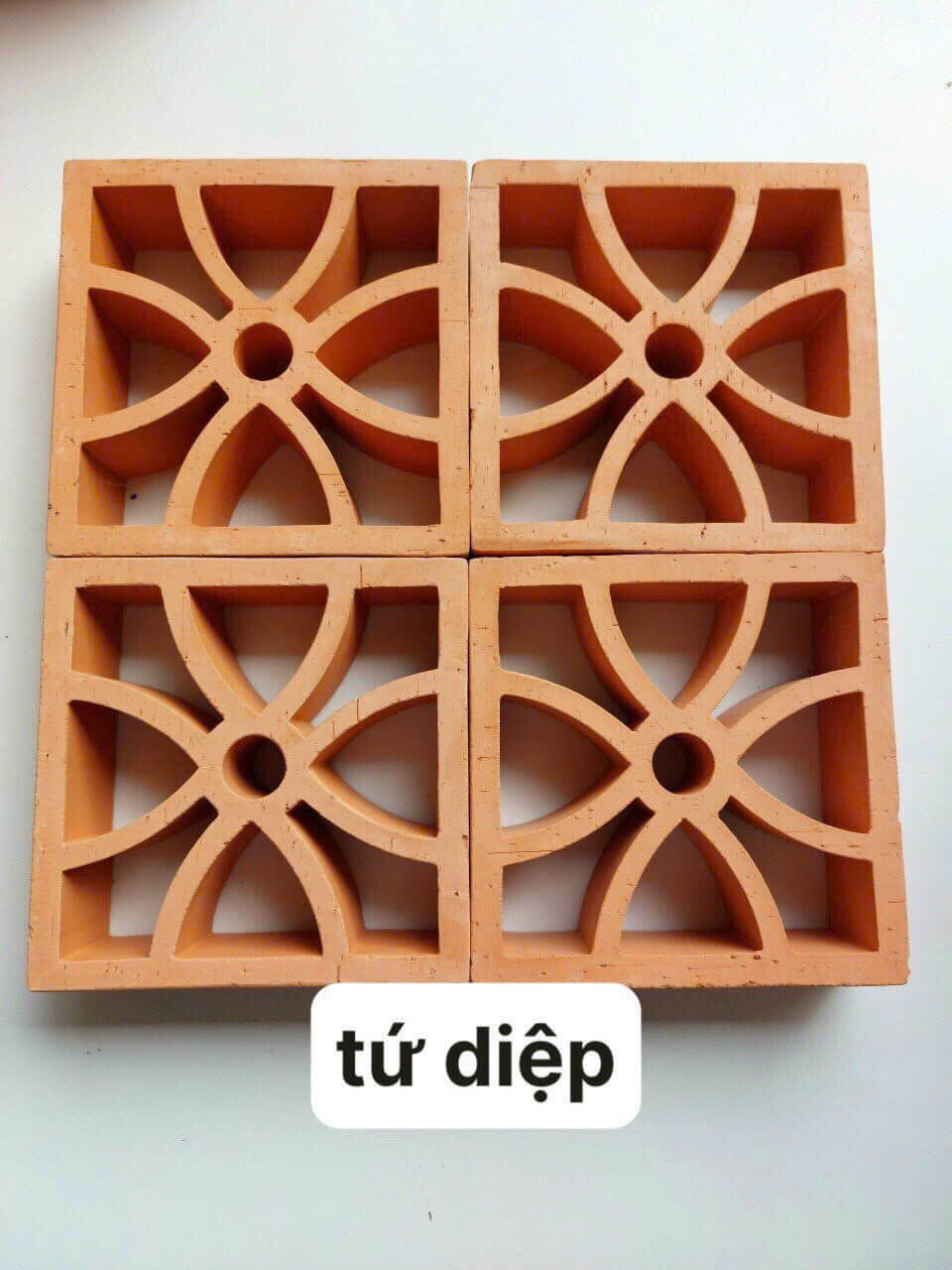 Gạch bông gió tứ diệp